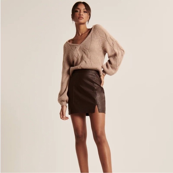 Abercrombie Vegan Leather Skirt XS - Picture 2 of 5